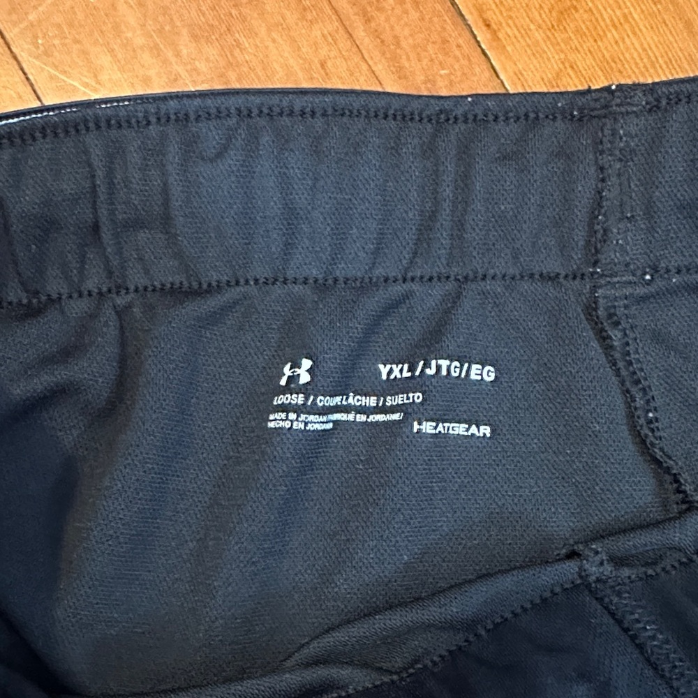 Under Armour Women's Navy Athletic Shorts - Picture 2 of 2